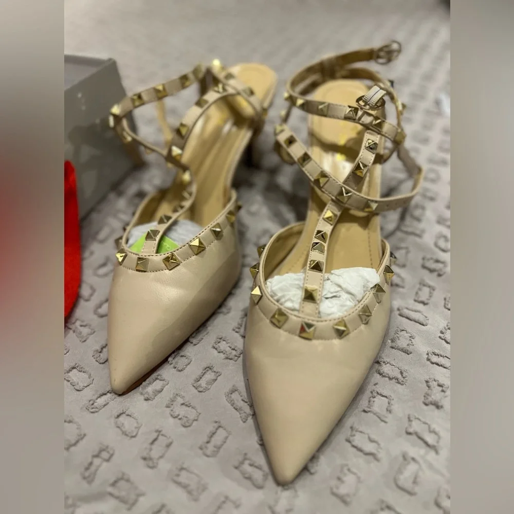 Heels - Picture 2 of 5